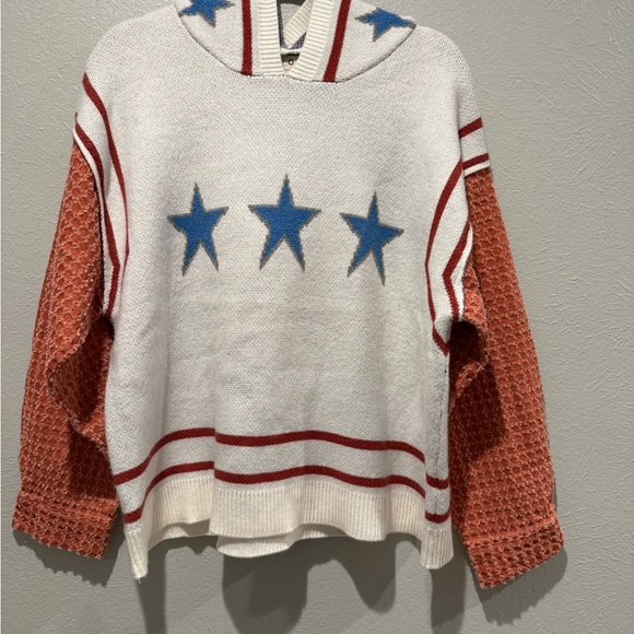 POL Sweaters - EUC POL White Sweater with Blue Stars and Red Sleeves. PTP 22”. Length 24”